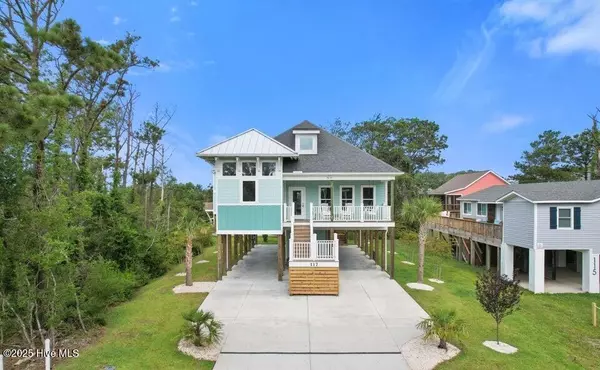 Oak Island, NC 28465,117 SE 41st ST