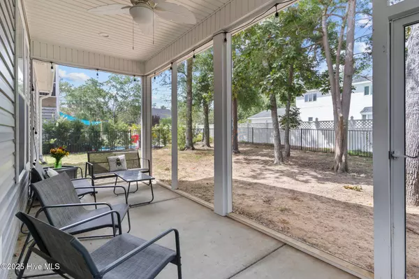 Oak Island, NC 28465,155 NE 18th ST