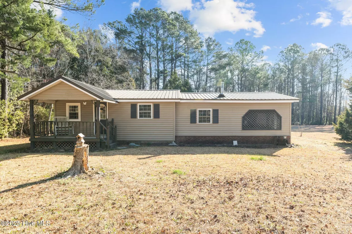 Grantsboro, NC 28529,757 Kennels Beach RD