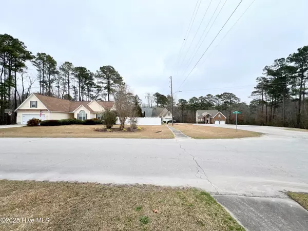 Havelock, NC 28532,205 Cherry Blossom LN