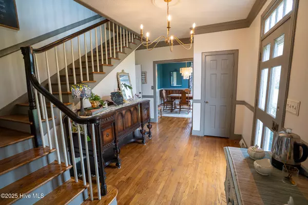 Swansboro, NC 28584,661 Main Street Ext