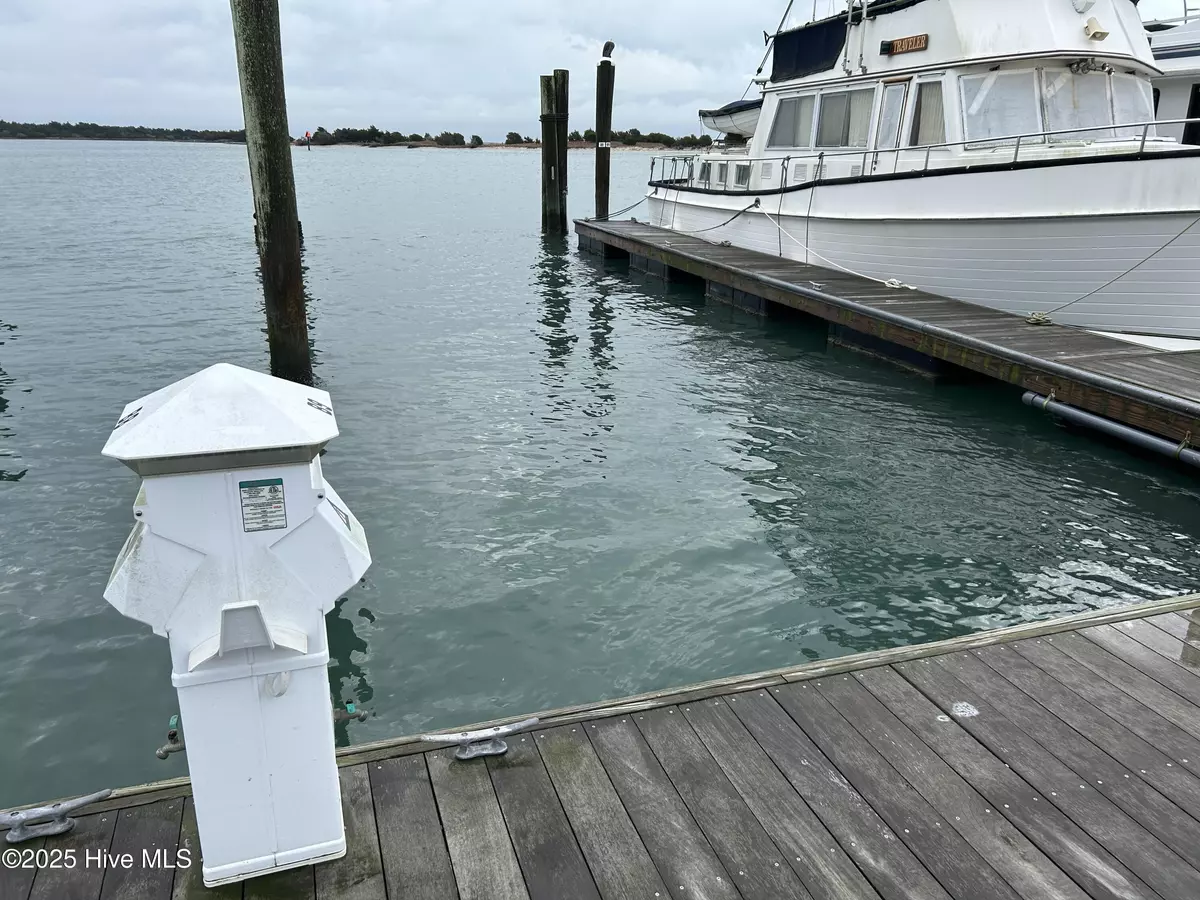 Beaufort, NC 28516,100 Olde Towne Yacht Clb DR #B09
