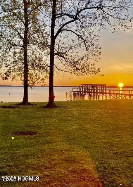 Belhaven, NC 27810,598 Ellis Cove RD