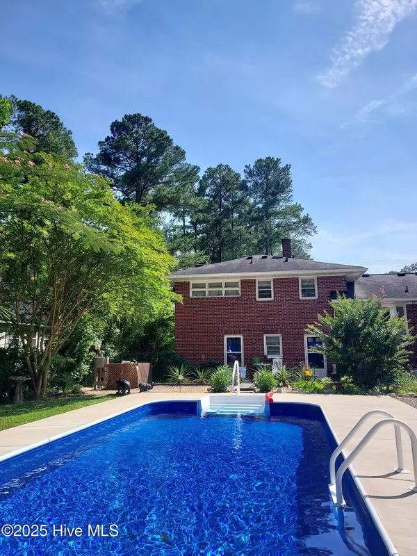 Rocky Mount, NC 27804,328 Clifton RD