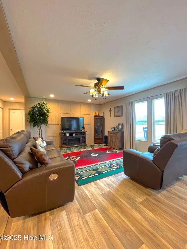Belhaven, NC 27810,449 Doxie LN