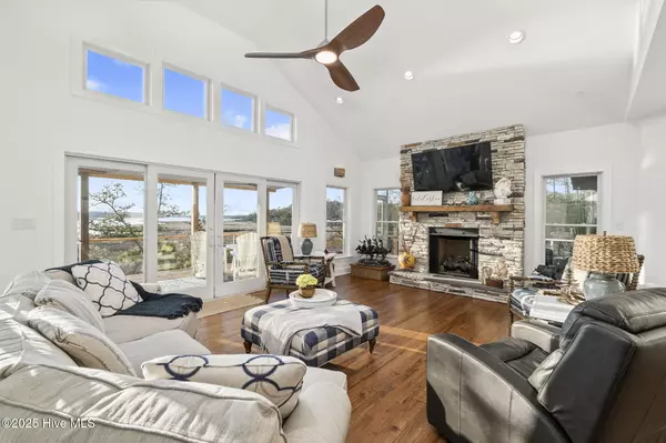 Beaufort, NC 28516,347 Osprey Point RD