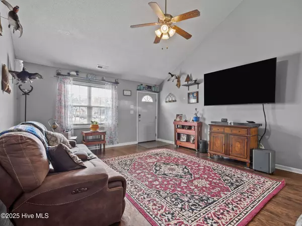 Hubert, NC 28539,111 Jessie CIR