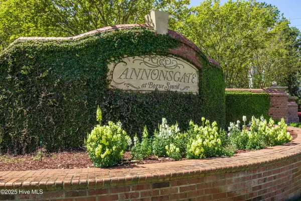 103 Emery CIR, Newport, NC 28570
