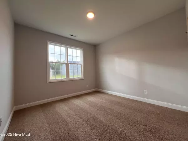 Raeford, NC 28376,223 Sacksonia ST