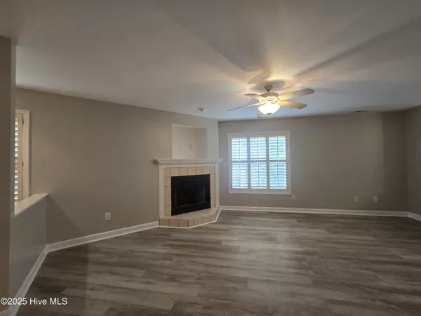 Morehead City, NC 28557,405 Commerce AVE #A