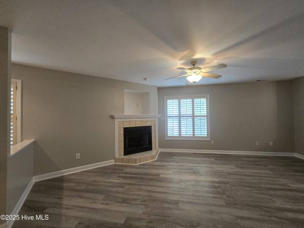 Morehead City, NC 28557,405 Commerce AVE #A