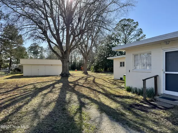 New Bern, NC 28560,2105 Old Cherry Point RD
