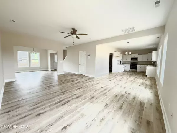 Stella, NC 28582,211 Shadow Grass CT