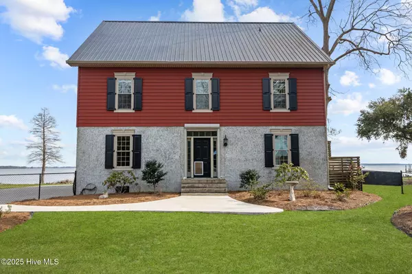 Blounts Creek, NC 27814,901 Down Shore RD