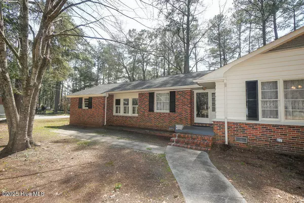 Laurinburg, NC 28352,1201 Charles DR