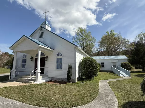 Hubert, NC 28539,708 Bear Creek RD