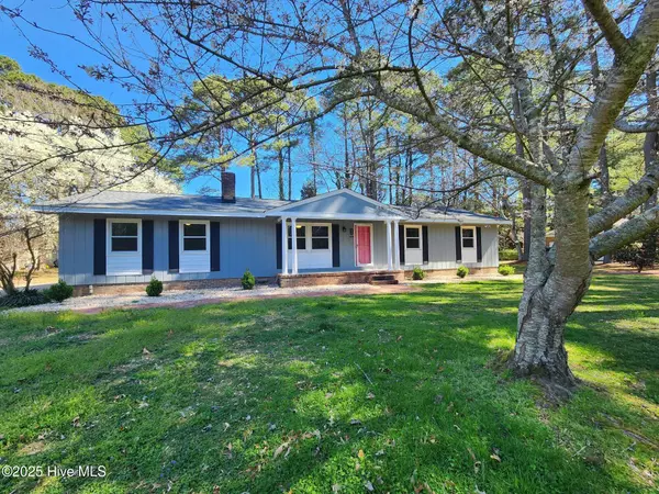 Elizabeth City, NC 27909,106 Hunters TRL E