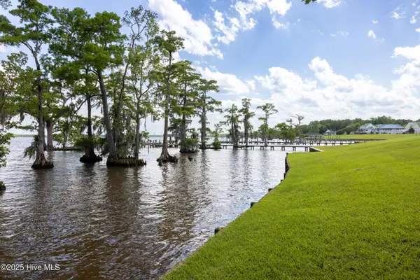 Windsor, NC 27983,450 Batchelor Bay DR