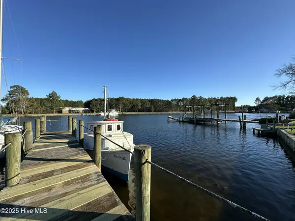 Belhaven, NC 27810,320 Loop RD