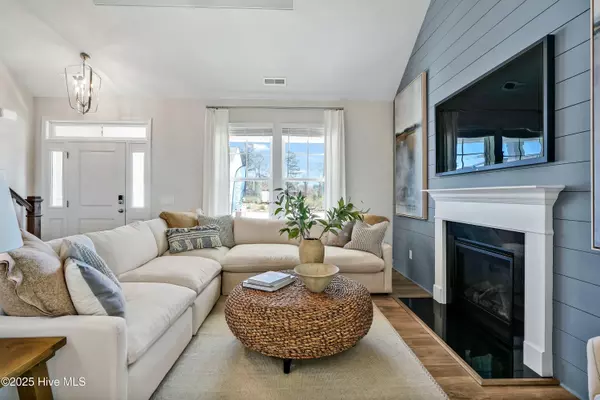 New Bern, NC 28560,2306 Caracara DR