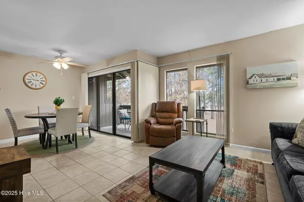 Pinehurst, NC 28374,10 Pine Tree RD ## 215