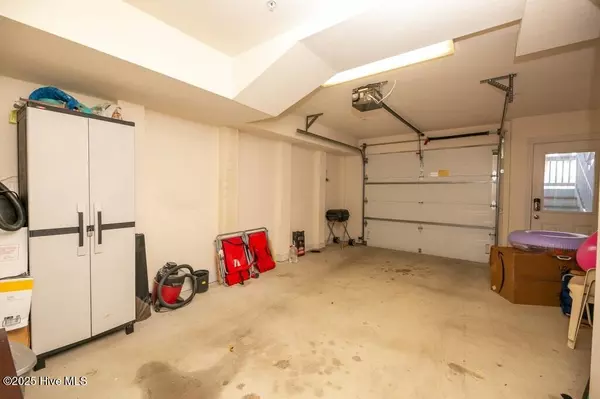 Kill Devil Hills, NC 27948,1100 Cambridge RD #F