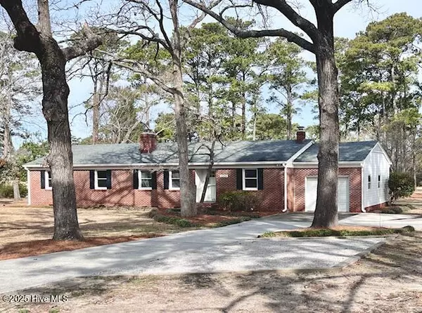 3304 Country Club RD, Morehead City, NC 28557