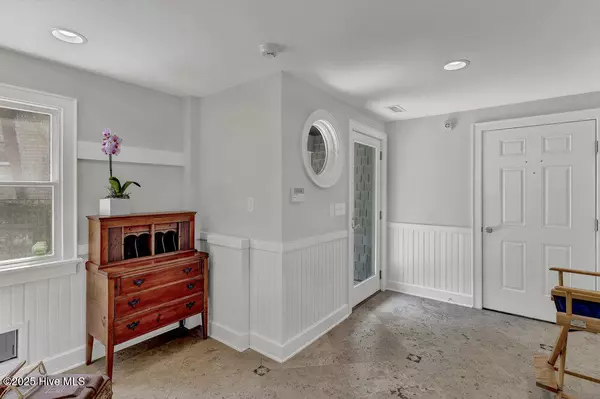 Wrightsville Beach, NC 28480,2 Island DR