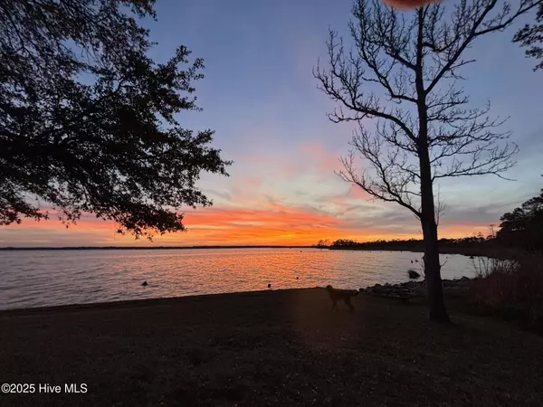 New Bern, NC 28560,175 Broad Creek RD