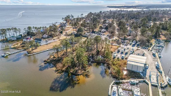 Oriental, NC 28571,1238 Neuse DR