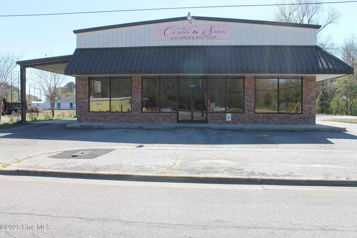 Whiteville, NC 28472,1041 S Madison ST
