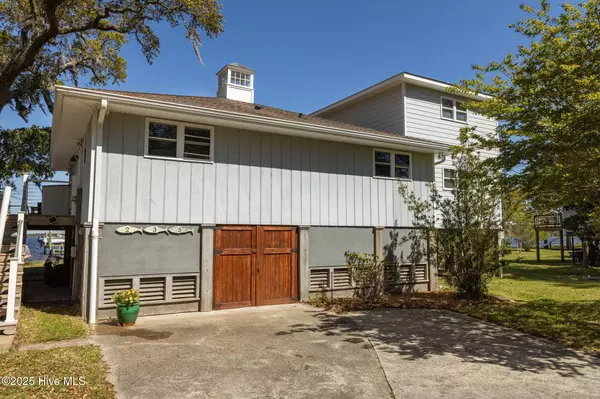 235 Creek RD, Beaufort, NC 28516
