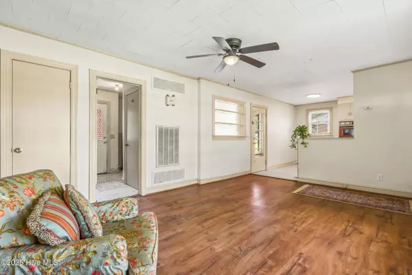 Clinton, NC 28328,500 Rowan RD