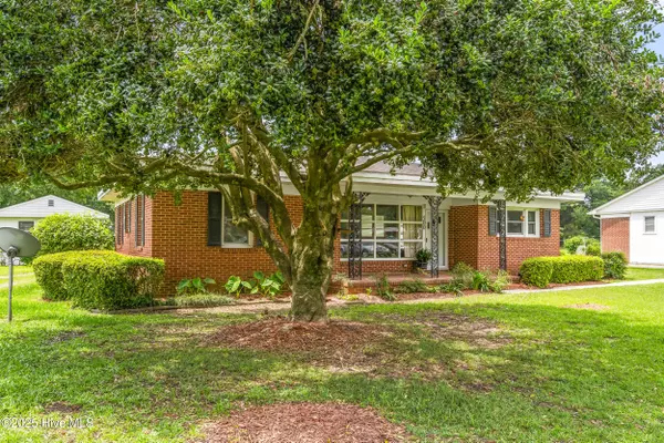 500 Rowan RD, Clinton, NC 28328