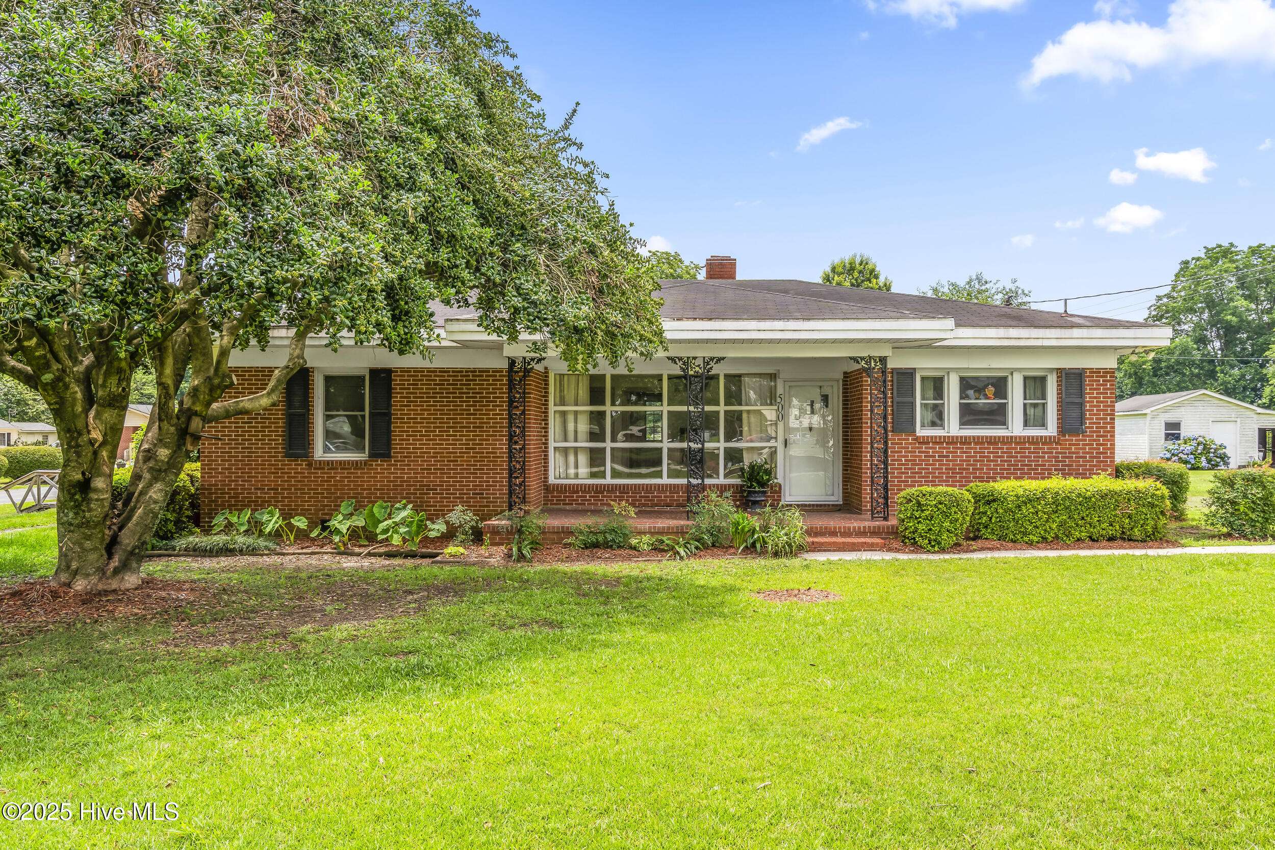500 Rowan RD, Clinton, NC 28328