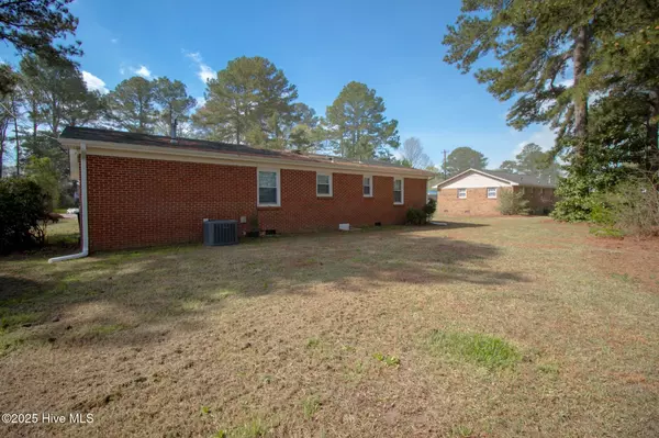 Lucama, NC 27851,415 Pineview ST