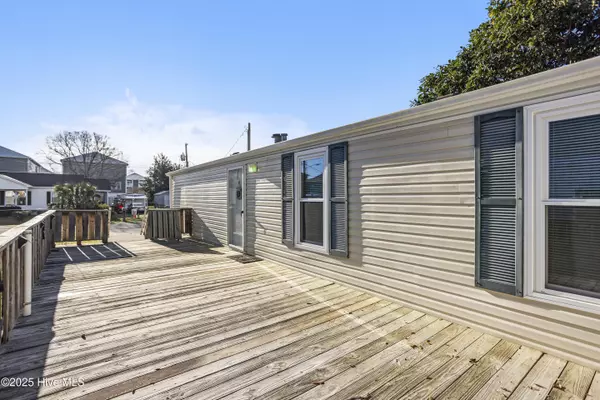 1516 Mackerel LN, Carolina Beach, NC 28428