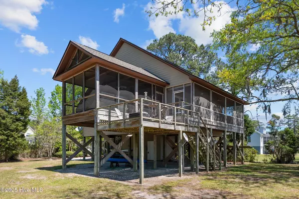 Washington, NC 27889,117 Mallard Creek DR