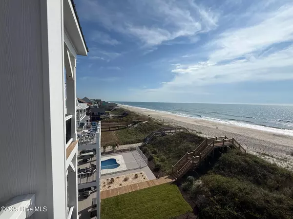 North Topsail Beach, NC 28460,3048 Island DR