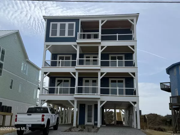 North Topsail Beach, NC 28460,3048 Island DR