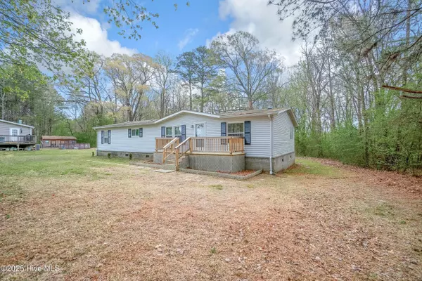 Hertford, NC 27944,129 Angler'S Cove RD