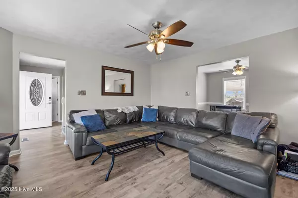 Knott's Island, NC 27950,106 Shepherds WAY