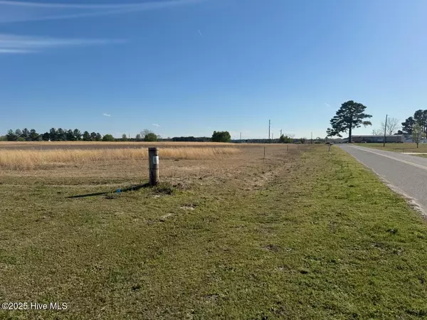 6733 Skeeter Pond RD, Grifton, NC 28530