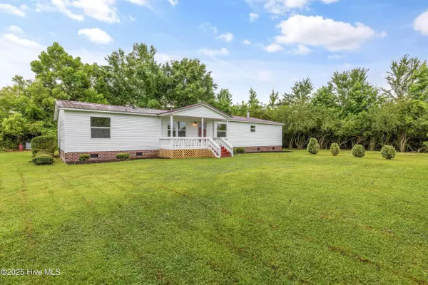 115 Ivey B Williams LN, Wallace, NC 28466