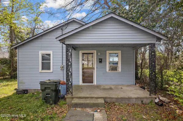 229 W 7th ST, Washington, NC 27889