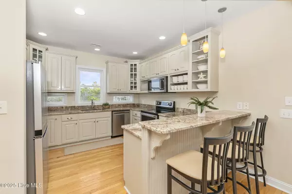 Emerald Isle, NC 28594,200 Shipwreck LN