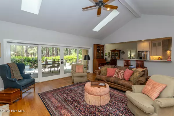 Pinehurst, NC 28374,11 Edinburgh LN