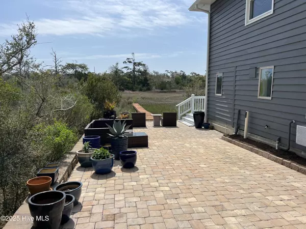 Emerald Isle, NC 28594,7327 Archers Creek DR