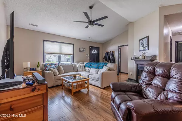Hubert, NC 28539,149 Glenwood DR