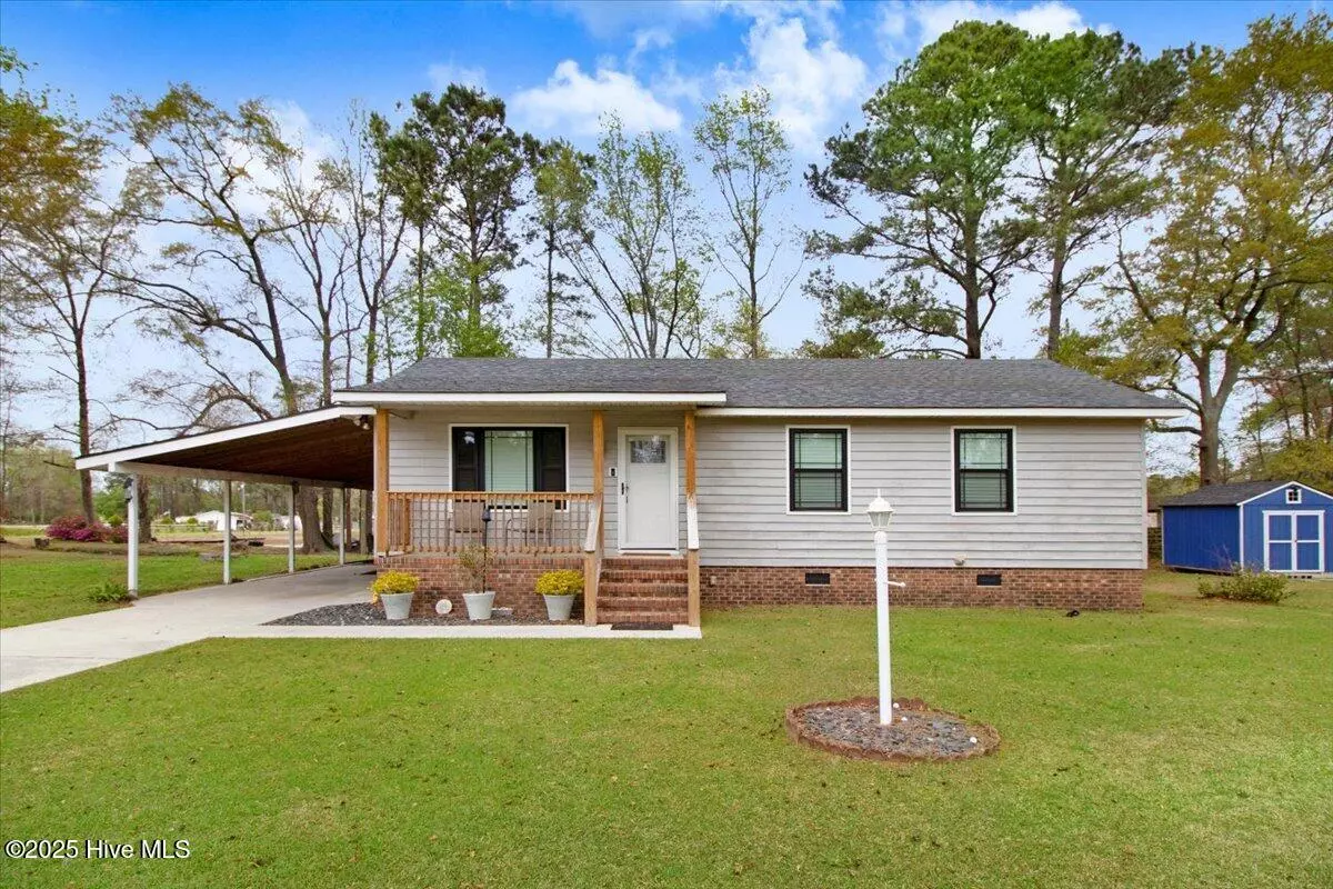 Beulaville, NC 28518,105 Macon DR